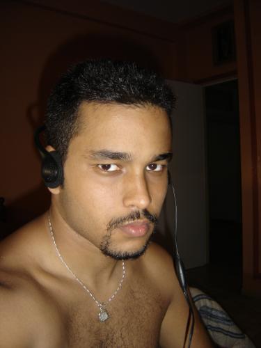 Mehdi qui a l'air sérieux la mdrrrrrrrrr hahahaaha!!!!